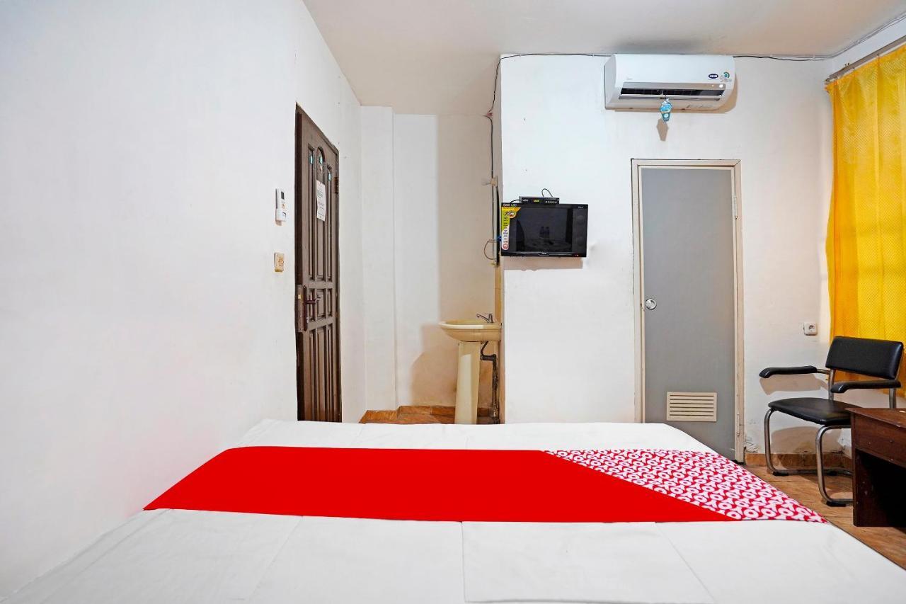 Oyo 91390 Kost Grand Royal Elite 호텔 수라바야 외부 사진