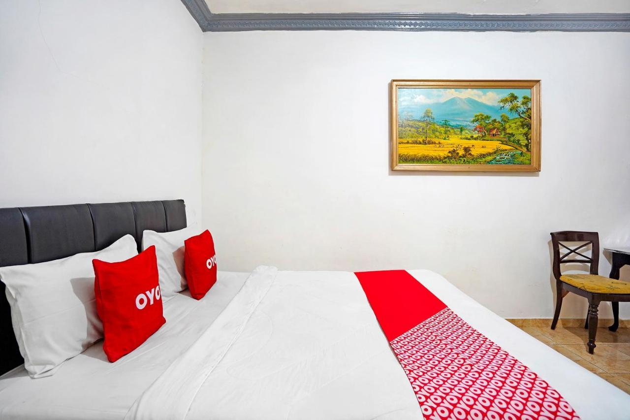 Oyo 91390 Kost Grand Royal Elite 호텔 수라바야 외부 사진